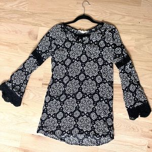 Boho black and off white mini beach cover up w/ crochet details